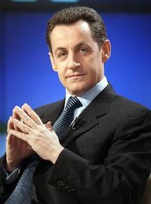 Cette fois, Nicolas Sarkozy contrôle tous les services de renseignement