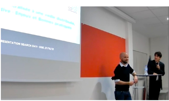 Video. Bonne pratique. D’une dynamique de veille centralisée à une dynamique de veille collaborative Video. Bonne pratique. D’une dynamique de veille centralisée à une dynamique de veille collaborative