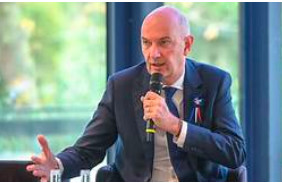 Gardez le contact avec Roland Lescure