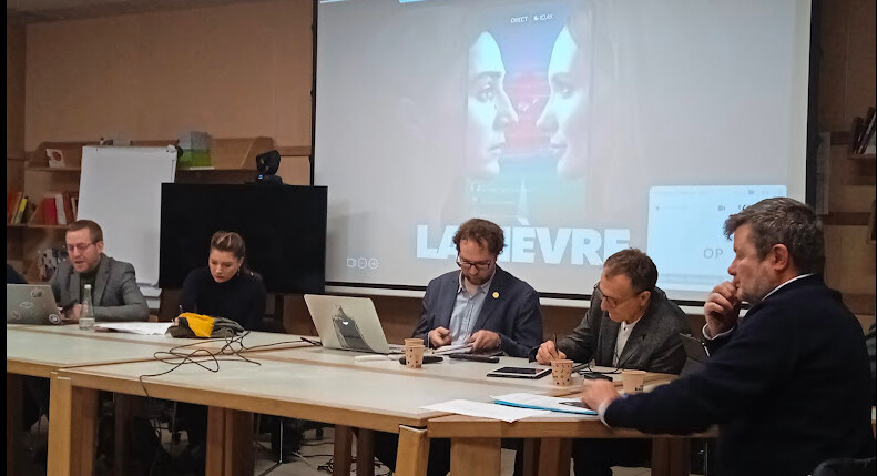 S1. LES DYNAMIQUES D'INFLUENCE DE L'ASTROTURFING : EXPLOITER LA CONFIANCE POUR LA MANIPULER. (ACCS) S1. LES DYNAMIQUES D'INFLUENCE DE L'ASTROTURFING : EXPLOITER LA CONFIANCE POUR LA MANIPULER. (ACCS)