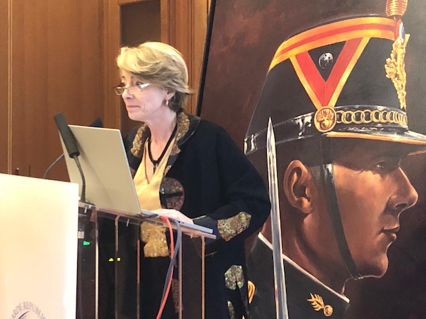 Gardez le contat ! Gardez le contat !