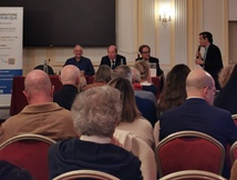 Conférence "Moyen-Orient : la poudrière. Allons-nous vers un basculement historique ?" Conférence "Moyen-Orient : la poudrière. Allons-nous vers un basculement historique ?"