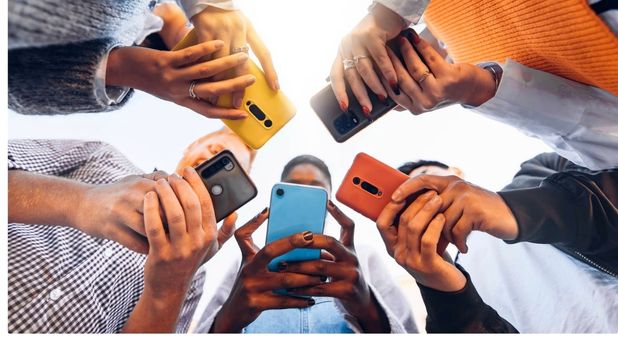 Manipulation de l’information : l’Arcom dissèque les failles de nos démocraties numériques