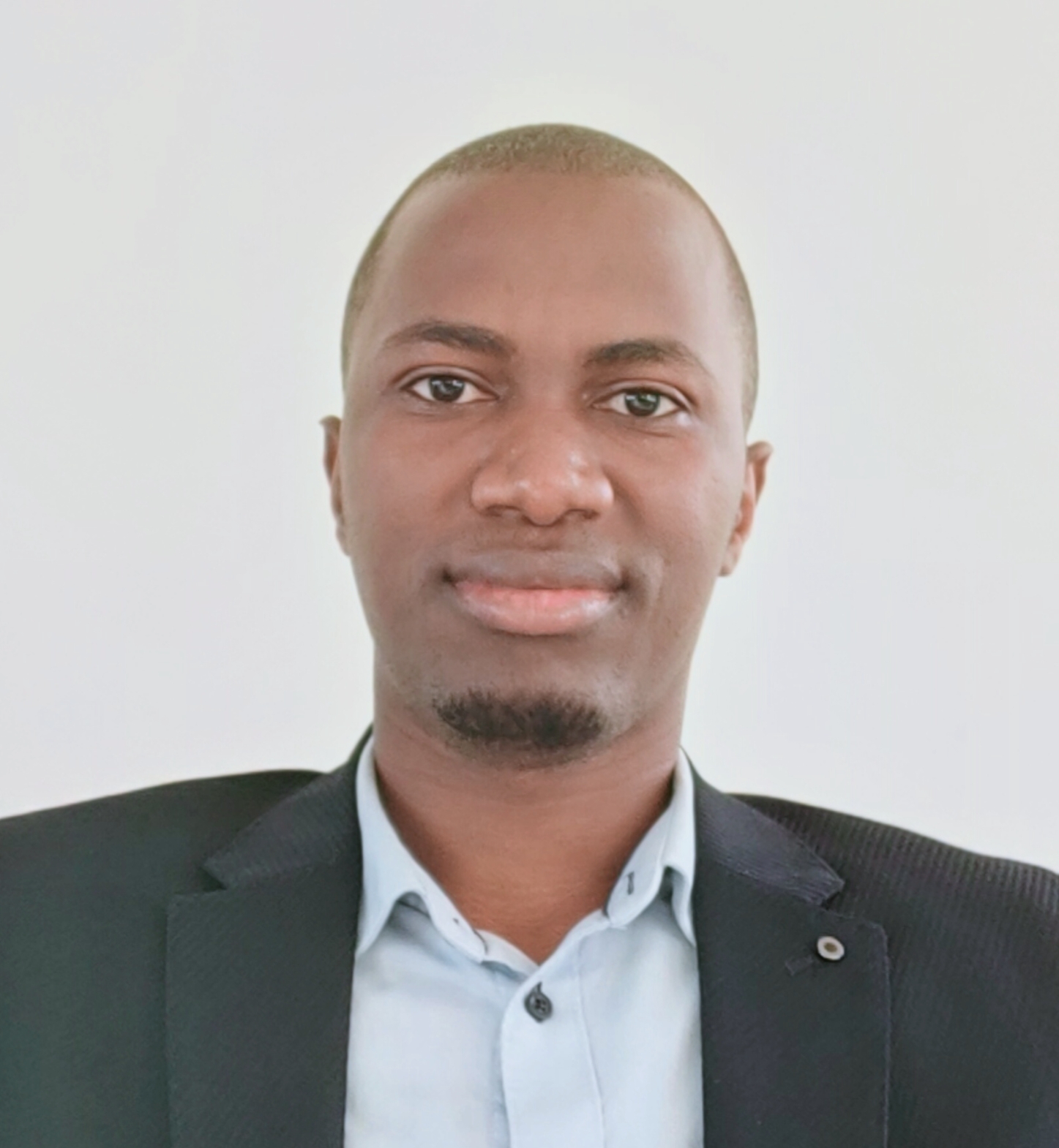 Interview : Boubacar Diallo, auteur d'Emotions codées: comment l'intelligence artificielle chuchote à nos âmes sans faire de bruit ? Interview : Boubacar Diallo, auteur d'Emotions codées: comment l'intelligence artificielle chuchote à nos âmes sans faire de bruit ?