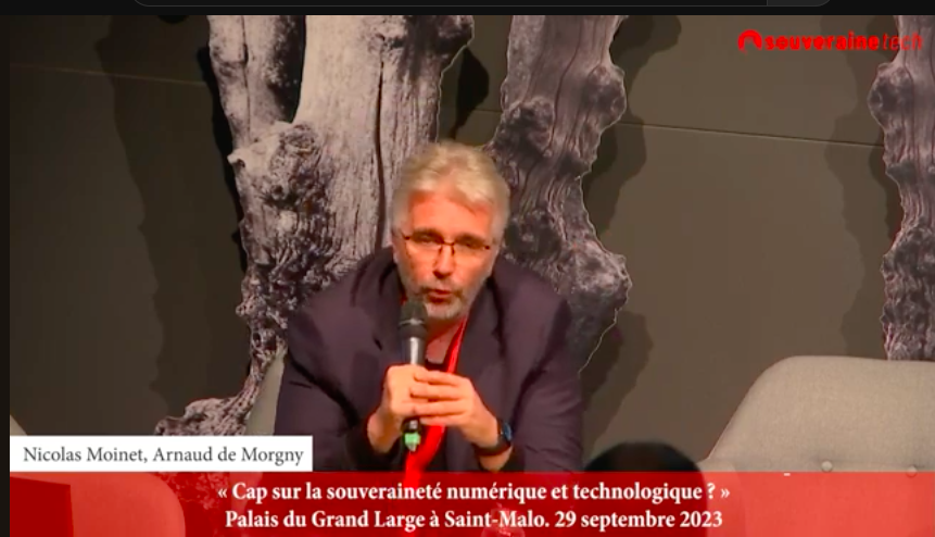 Regardez, c'est ici !