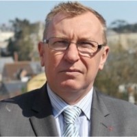 Gardez le contact avec Thierry ! Gardez le contact avec Thierry !